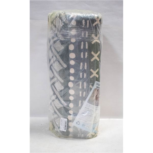 NEW 3 X 5 FT VICYAK MOROCCAN AREA RUG