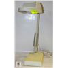 Image 1 : MAGNIFER LAMP ON HEAVY BASE