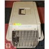 Image 1 : SMALL PET KENNEL CARRIER