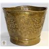 Image 2 : ESTATE VINTAGE BRASS FLOWER POTS TOGETHER-ESTATE