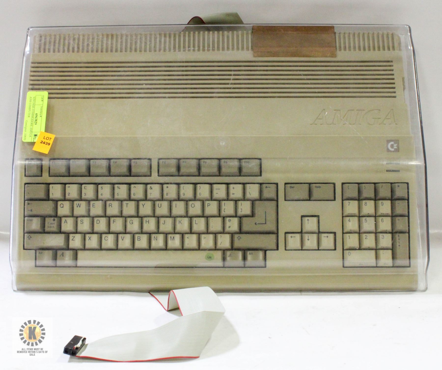 VINTAGE COMMODORE AMEGA A500 COMPUTER