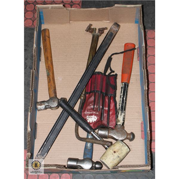 FLAT WITH MECHANICS TOOLS INCL. MAC TOOLS