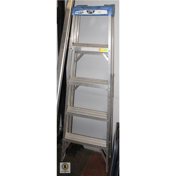 LITE 5 FOOT ALUMINUM STEP LADDER - CAN AND