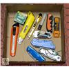 Image 1 : FLAT WITH ASSORTMENT OF 8 WORK KNIVES AND