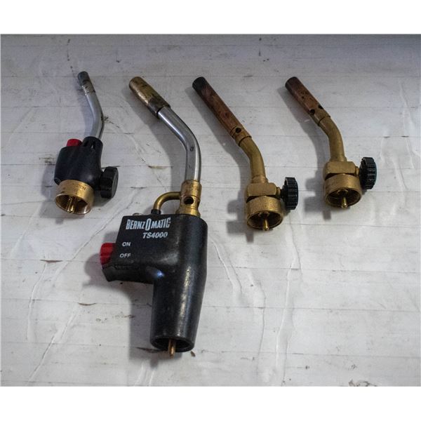 BOX W/ 2 TRIGGER START TORCHES AND 2