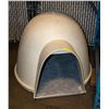 Image 1 : DOGLOO DOGHOUSE WITH FITTED RUG & ELECTRIC HEATER