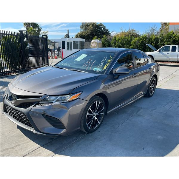 TOYT CAMRY 2019 O/S-T SMOG-2 DAYS