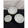 Image 2 : Vintage "Spring Blossom" Pyrex Nesting Bowl Set
