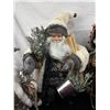 Image 2 : Decorative Holiday Figures