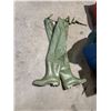 Image 1 : Waders size 8
