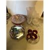 Image 1 : Assorted home decor