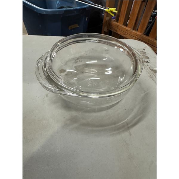 Pyrex lidded dish