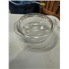Image 1 : Pyrex lidded dish