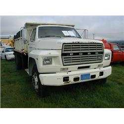 '79 Ford F600, w/Heil 5 yard dump Truck  w/Spreader