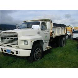 '83 Ford F700 6 yard dump