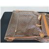 Image 8 : Louis Vuitton Monogram Garment Bag 21" x 21" x 10" (Folded)