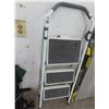 Image 1 : 3 Step Stool