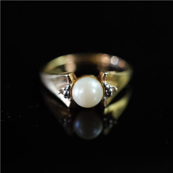 14K Gold Pearl and Diamond Ring