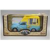 Image 1 : CLASSIC COLLECTION 1:26 SCALE DIE-CAST MORRIS