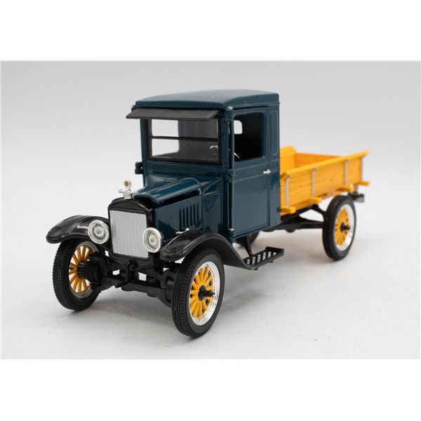 1923 FORD MODEL TT PICKUP SCALE MODEL