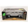 Image 1 : MAISTO HUMMER H2 SUV 1:18 SCALE DIE CAST CAR