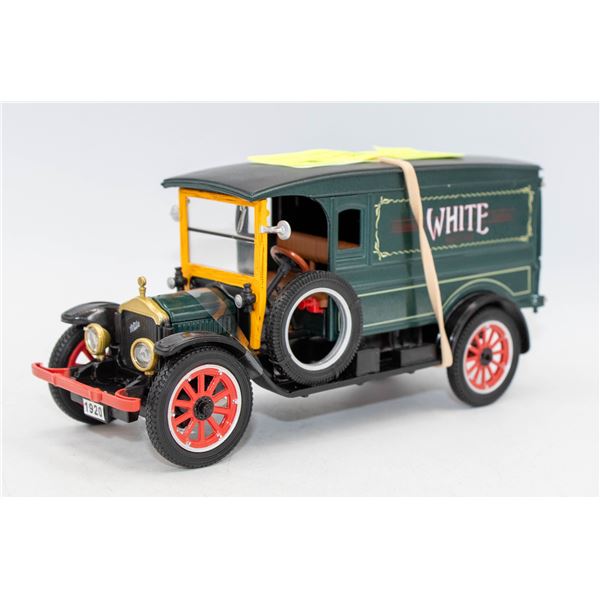 SIGNATURE 1920 WHITE VAN DIECAST