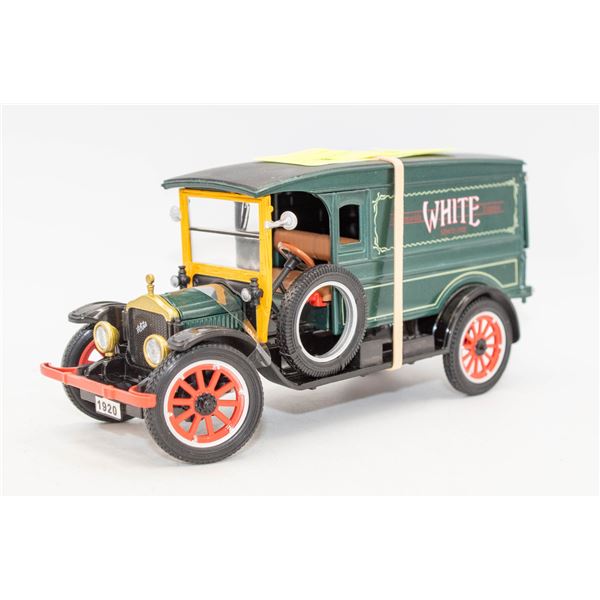SIGNATURE 1920 WHITE VAN DIECAST
