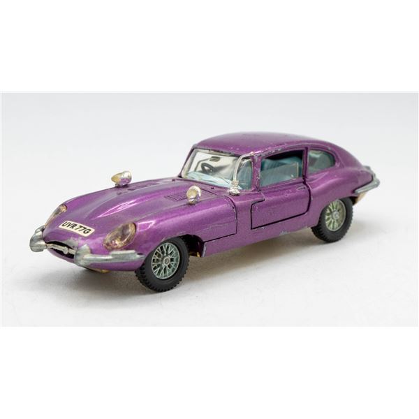 DINKY TOYS JAGUAR E TYPE 2+2 NO 131