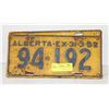 Image 1 : MATCHING ALBERTA PLATES - 1952