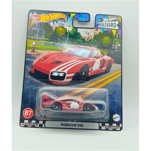 HOT WHEELS PREMIUM BOULEVARD PORSCHE 935 RED