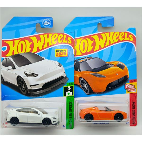 2 HOT WHEELS TESLA MODEL Y & ROADSTER