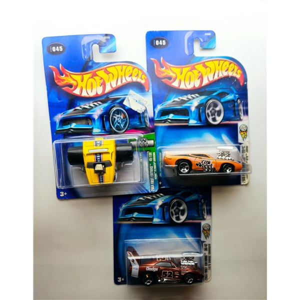 3 HOT WHEELS PLYMOUTH BARRACUDA, 69 PONTIAC