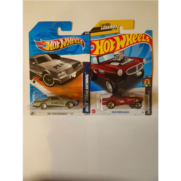LOT OF 2 HOT WHEELS BUICK GRAND NATIONAL & VOLVO