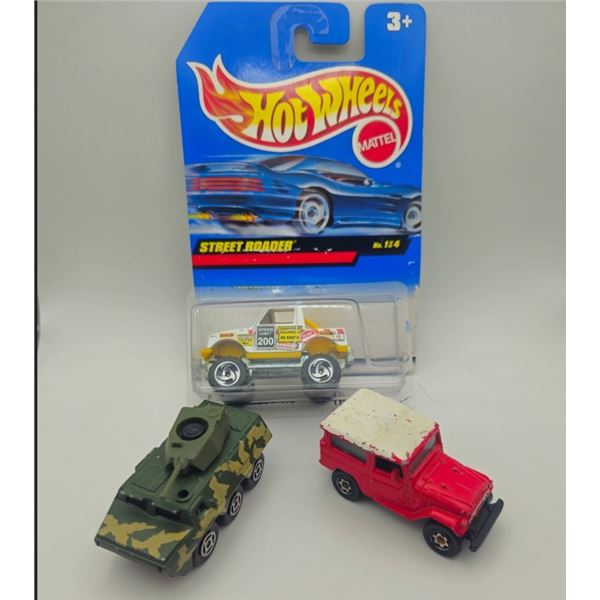 3 LOOSE HOT WHEELS RED LAND ROVER & MAJORETTE