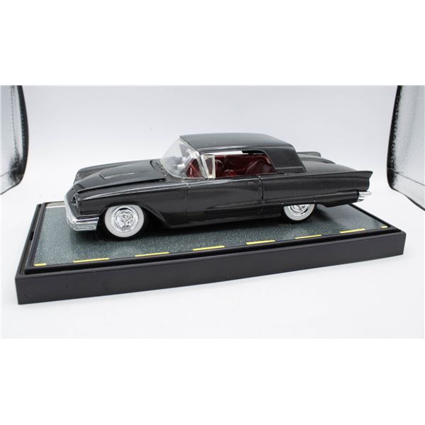 CUSTOM MADE 1960 FORD THUNDERBIRD MODEL