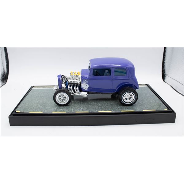 CUSTOM MADE 1932 FORD TUDOR SEDAN MODEL