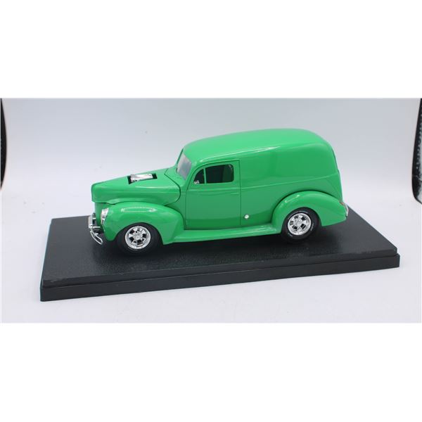 CUSTOM MADE 1940 GREEN FORD SEDAN