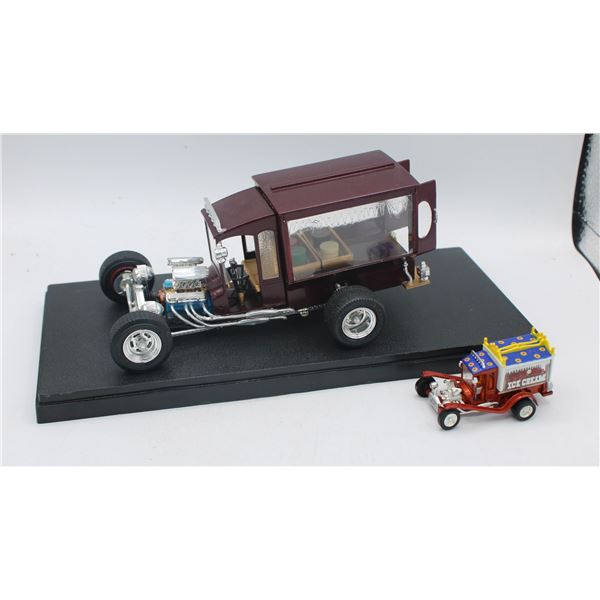 PAIR OF CUSTOM MADE 1930S FORD VEHICLE