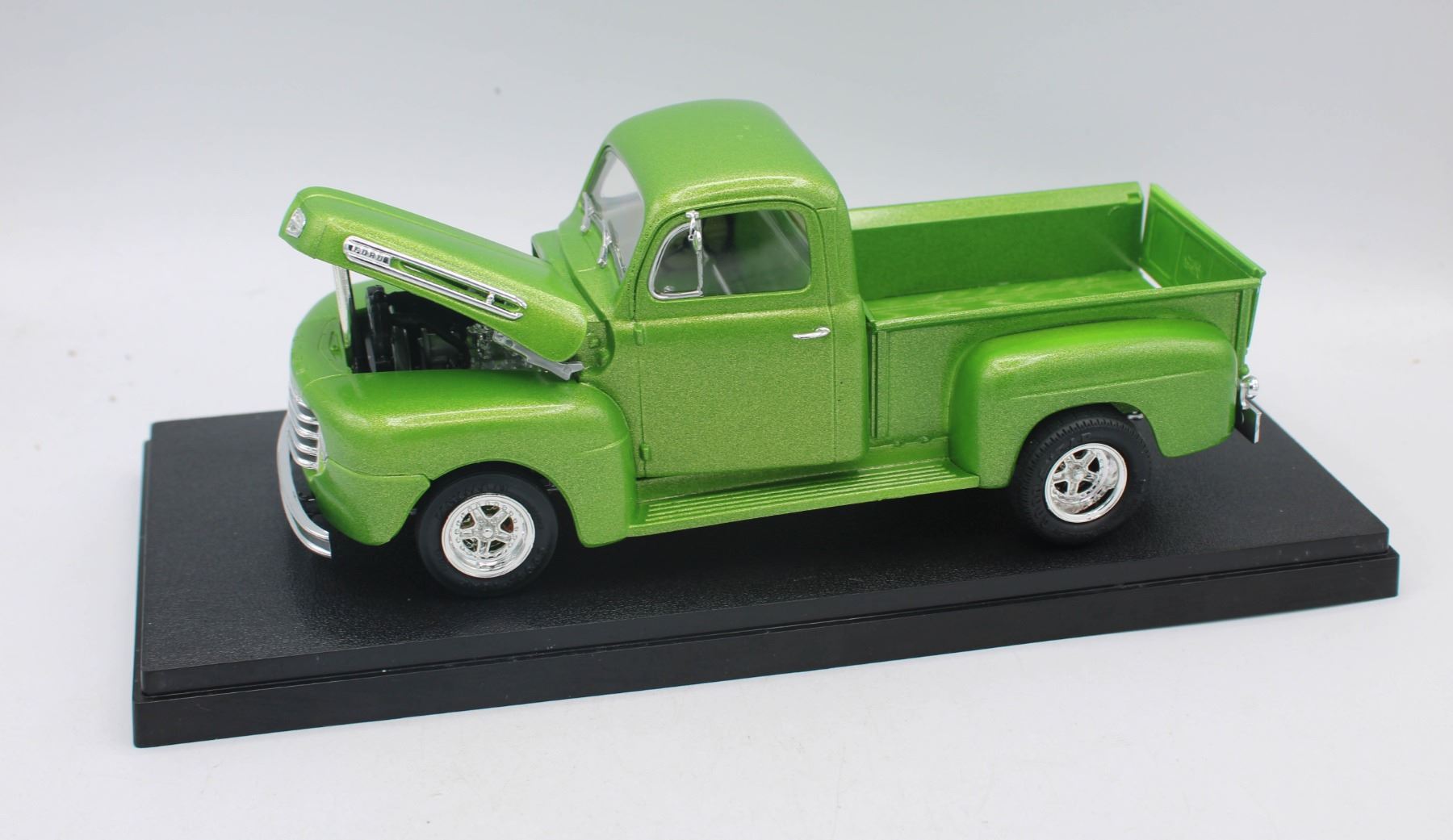 1/43 MINICHAMPS FORD F-1 pick-up red Diecast model car collection 1948 1/43 MINICHAMPS FORD F-1 pick-up red Diecast model car collection 1948