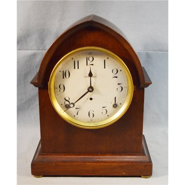 Seth Thomas mantle clock, wood case, 11" x 8.5" x 5", with key, working condition