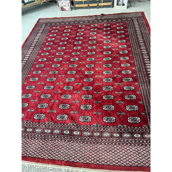 Large Bokhara rug, 118" x 93", beatuiful rug