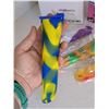 Image 3 : New Silicone Popsicle Molds + Cake Pops Receipe Book (hard cover)