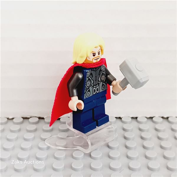 LEGO Thor - Spongy Cape, Dark Blue Legs