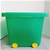 Image 2 : LEGO Square Stacking Basket with Lid and Wheels 21.5 qt (Minifigure Head Winking)