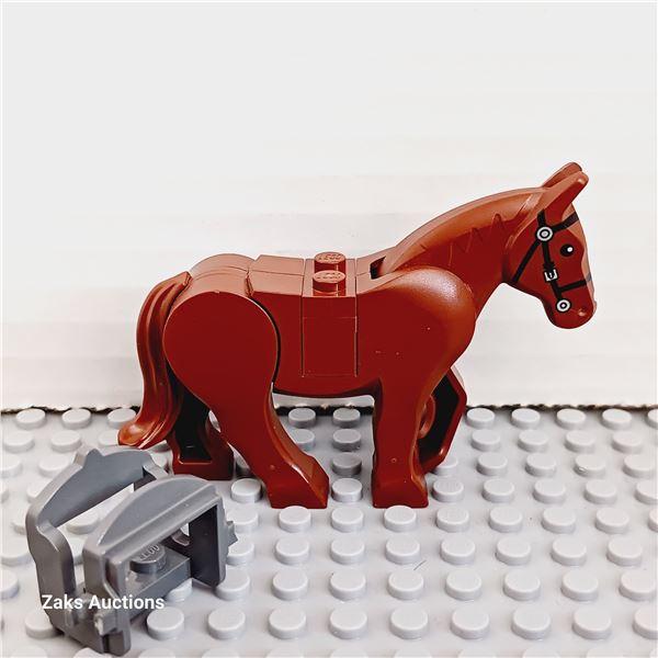 LEGO Horse, Movable Legs with Black Eyes and Bridle, Long White Blaze Pattern
