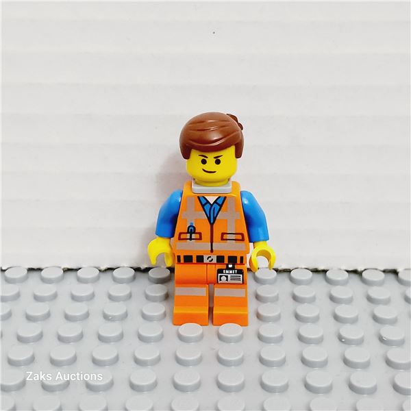 LEGO Emmet - Lopsided Closed Mouth Smile, with Piece of Resistance