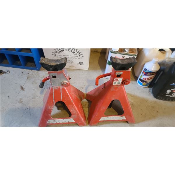 TWO 5TONE JACK STANDS