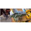 Image 2 : GREEN 4" BENCH VISE BUYER MUST REMOVE