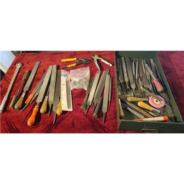 CONTENTS OF DRAWER PLEASE SEE IMAGES