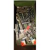 Image 2 : CONTENT OF DRAWER - DRILL BITS AND DIES